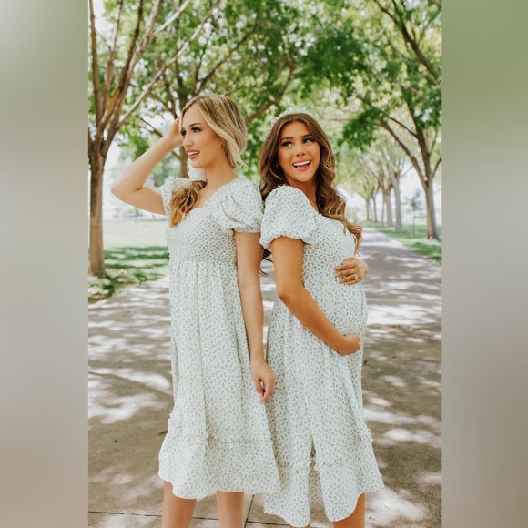 Pink desert white and blue ditsy floral dress - Picture 6 of 7